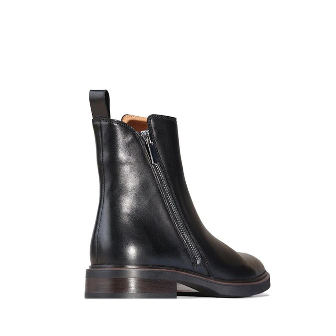 heel view of the low heeled EOS Blaine black leather ankle boot with a zip on the outer side of the foot and heel tab.,
9321191186962,
9321191186979,
9321191186986,
9321191186993,
9321191187006,, 9321191186962, 9321191186979, 9321191186986, 9321191186993,