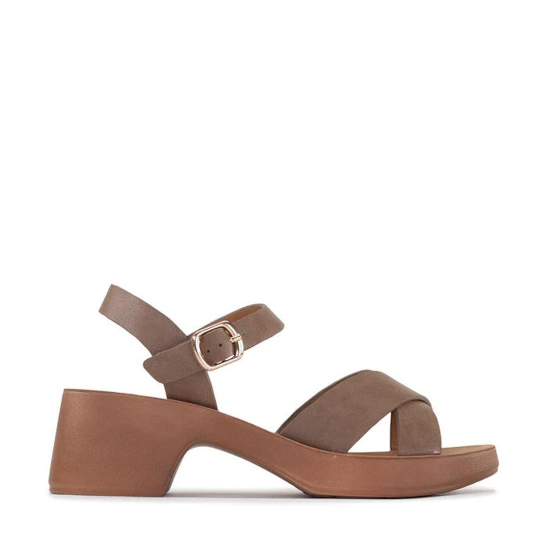 The Los Cabos Alegra Cocoa Wedge Platform Backstrap Sandal is a comfy brown sandal with crisscross straps, gold buckle, and a gentle wedge.  ksnz