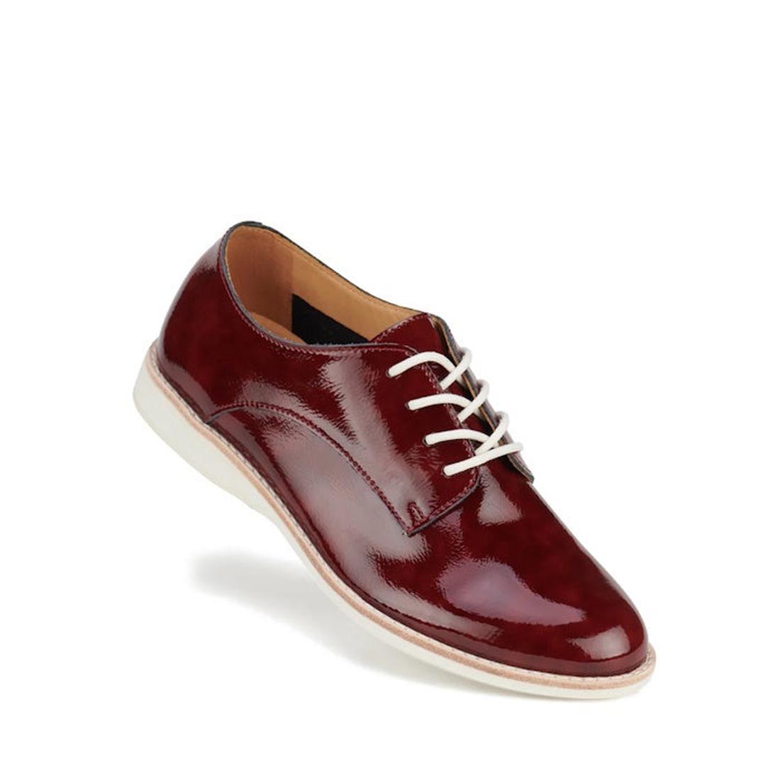 Rollie Womens Derby Super Soft DP Wine Crinkle Patent shoes in glossy burgundy, with comfy white sole and easy white laces.  ksnz
