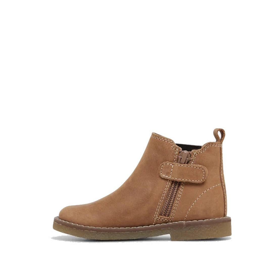 The Clarks Chelsea II Jnr Tan Toddlers Leather Boot is shown in profile on a white background, featuring a side zipper, hook-and-loop strap, visible stitching, flat sole, pull tab at the heel, and puddle proof leather to keep feet dry., 9336078263193, 933