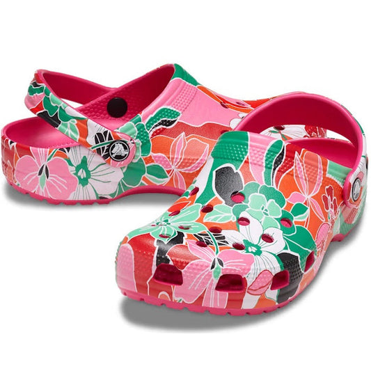 Crocs Classic Clog Woodcut Floral Dragonfruit Bright Pink Adults: comfy clogs in joyful pink, easy slip-on, cozy sole, secure strap.  ksnz