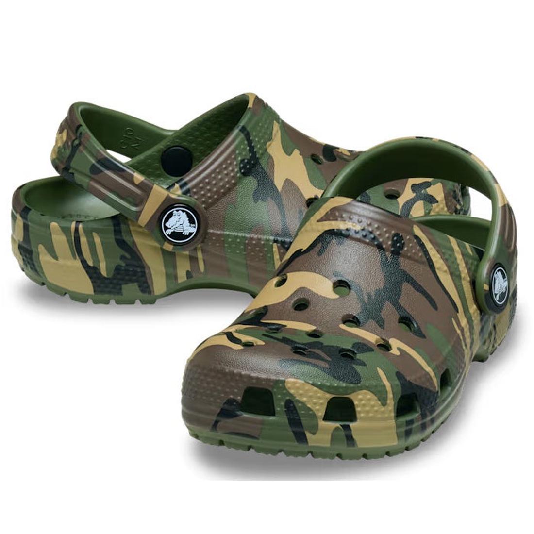 Crocs Kids Classic Clog in army green camo—vented top, adjustable heel strap, and cushy sole for all-day play and family outings.  ksnz