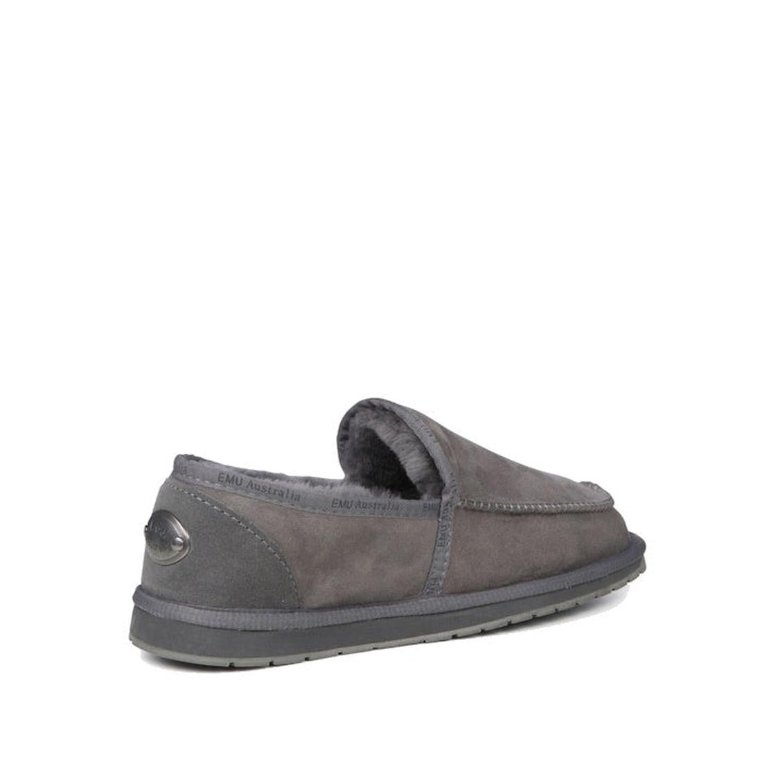 EMU NZ Hume Slipper Slip On for men in cozy charcoal grey sheepskin, easy slip-on style with sturdy dark sole and plush lining.  ksnz