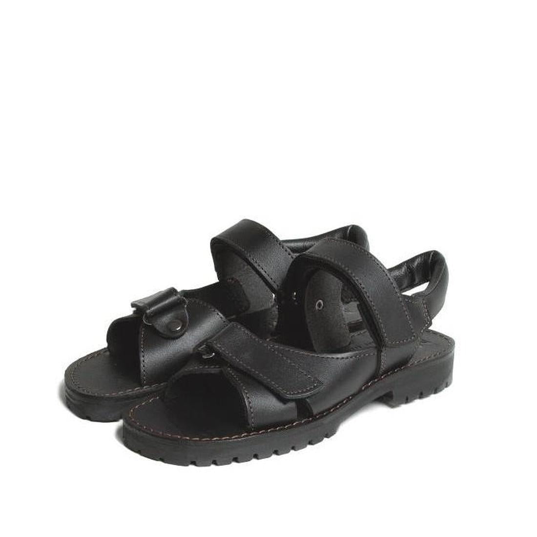 McKinlays Safari Black School Sandal, sturdy and comfy with secure straps and thick soles—perfect for growing kids at school.  ksnz